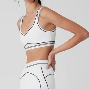 Alo yoga heartthrob top and bottom white/black